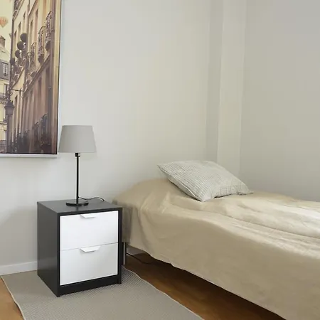 Three Bedroom In Oslo, Fougners Vei 22 Apartment *